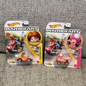 Mattel Hot Wheels MarioKart Toadette Birthday Girl & Princess Daisy - New